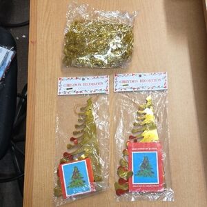 Gold and Red Christmas Tree Fold Out Decorations And Gold Tinsel